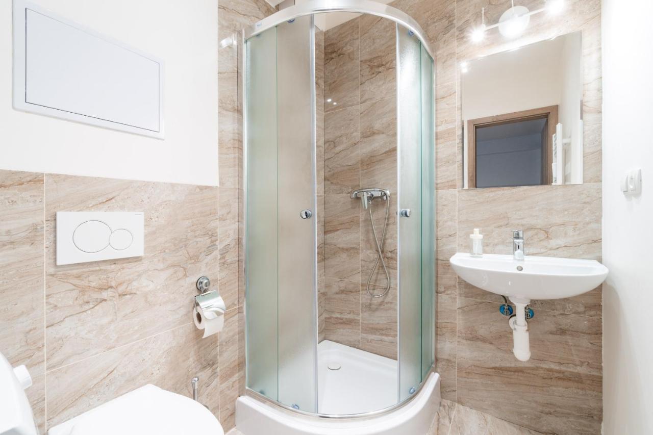 Brand New Studio Apartment #31 In Brand New Building With Free Parking In The Center Praga Esterno foto