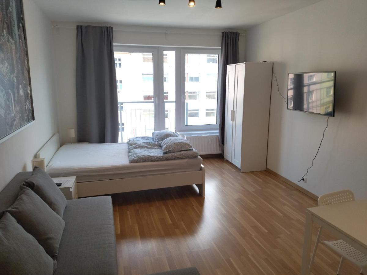 Brand New Studio Apartment #31 In Brand New Building With Free Parking In The Center Praga Esterno foto
